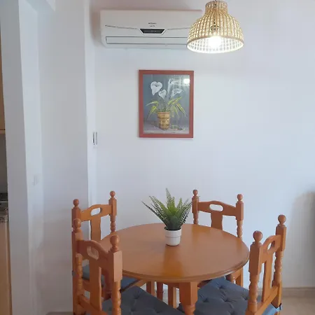 Apartamentos Vicenta Playa Carihuela Torremolinos Camera foto